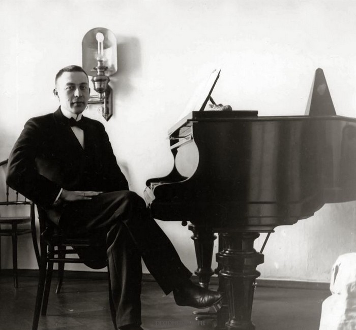 Сергей Рахманинов за роялем