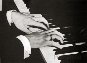 Пианист Борис Петров