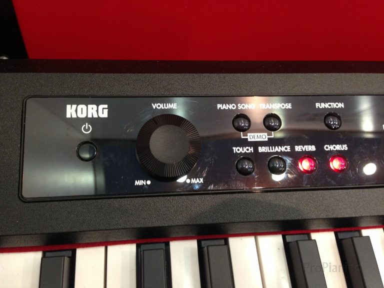 Клавишный синтезатор KORG LP-380 – лучший инструмент для студентов